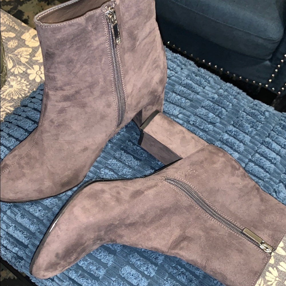 Array gray Women's Suede Ankle Boots